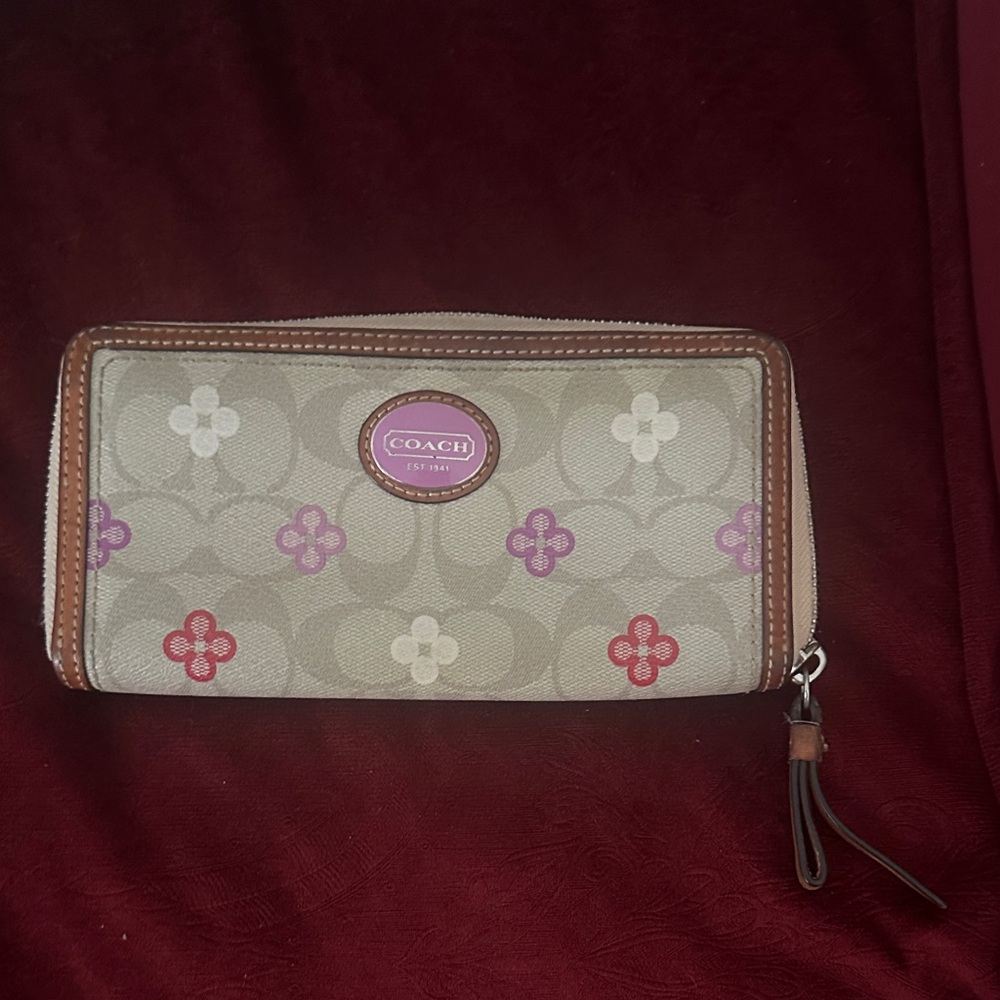 Coach Women's Vintage Beige Wallet